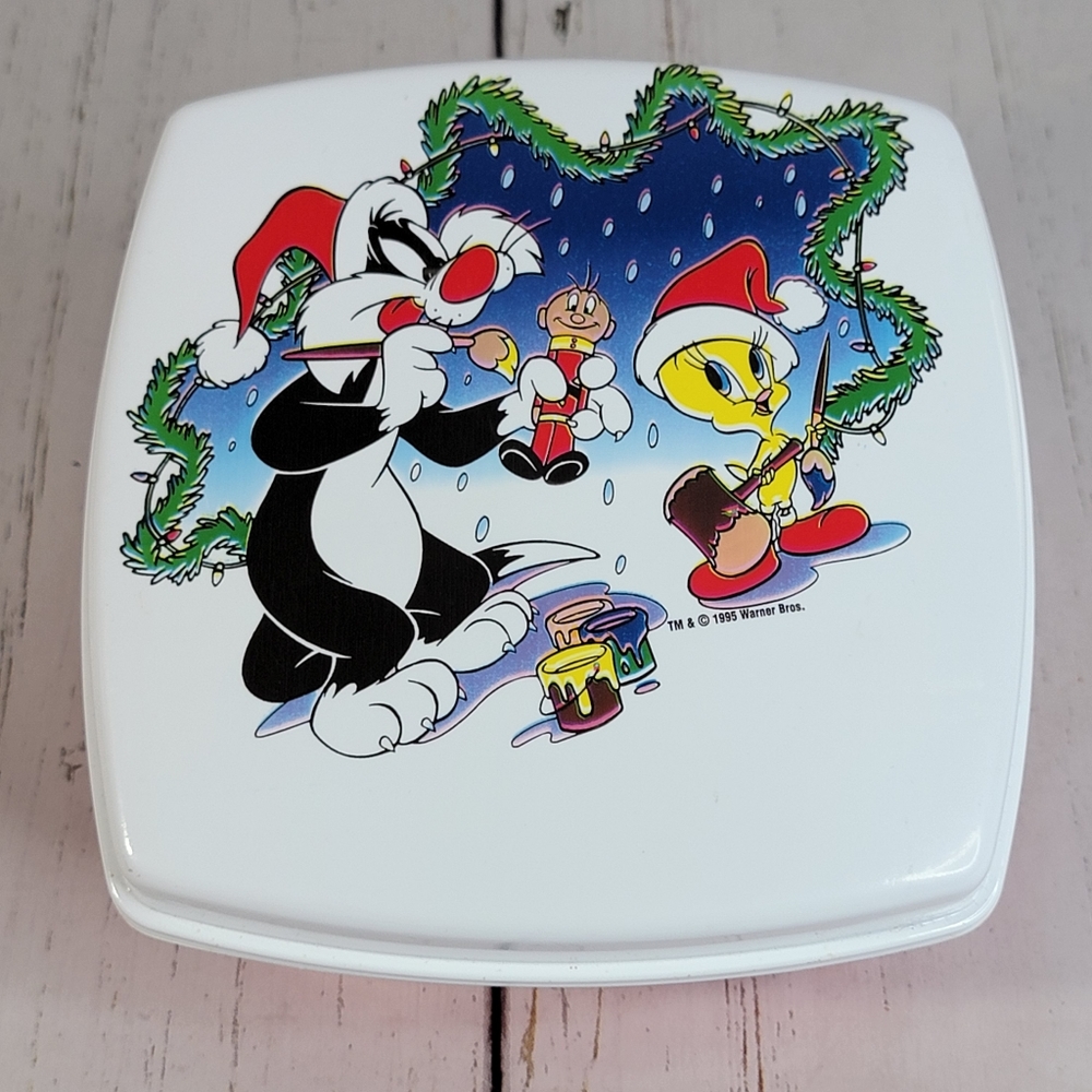 Warner Bros Vintage 1995 Selvester & Tweety Bird Collectible Sandwhich Lunch Box